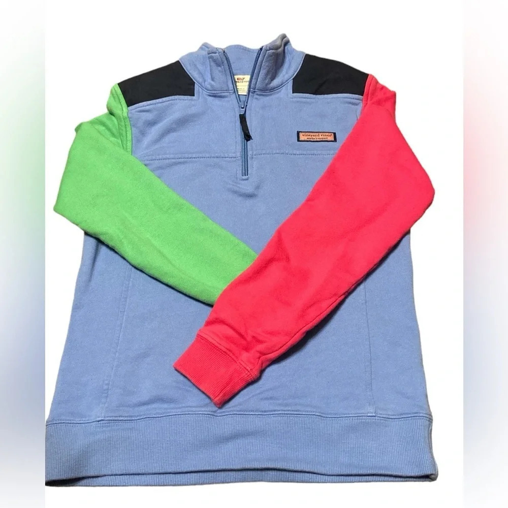 Vineyard Vines pullover size XXS in blue with a green and a pink sleeve.​
